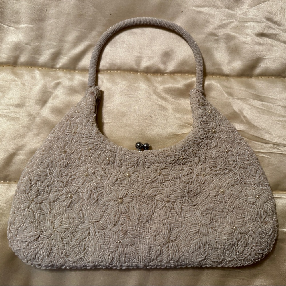 Sweet Vintage Beaded Handbag – Perfect for a Special Touch! 🌸